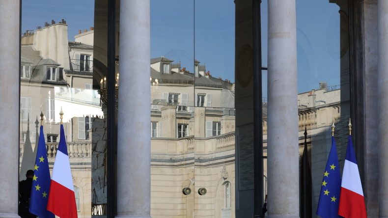L'Elysée annonce un remaniement ministériel