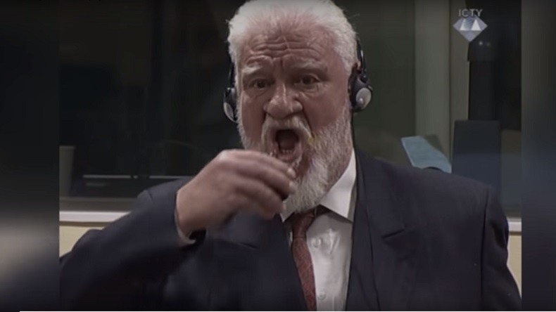 Accusé de crime de guerre, un ex-militaire croate se suicide en plein procès avec du poison (VIDEO)