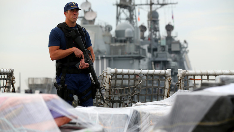 Des «Guantanamo» flottants aussi pour les narcotrafiquants : le droit international selon les USA