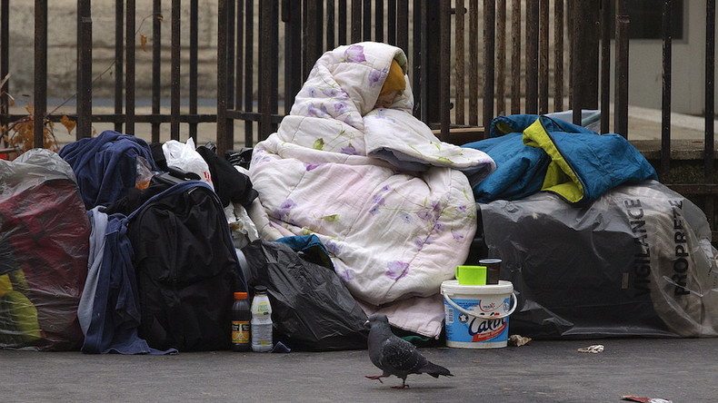 #Soyonshumains : la Fondation Abbé Pierre part en guerre contre les douches anti-SDF