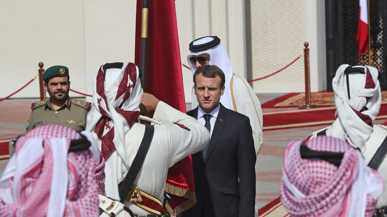 En visite éclair au Qatar, Emmanuel Macron récolte une moisson de contrats pour la France