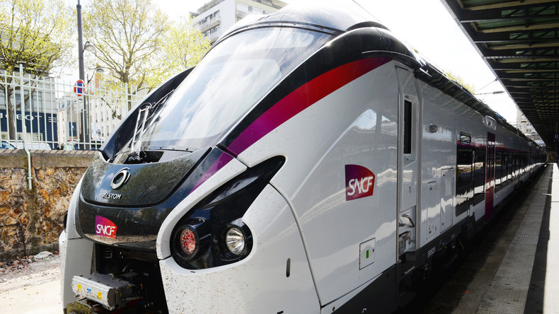 La SNCF annonce plus de 2 000 suppressions d'emploi en gares et dans les trains