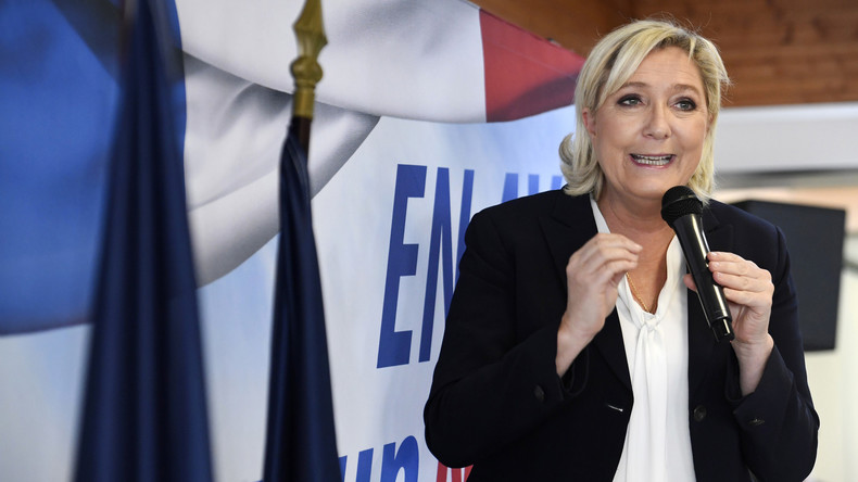 Face à la «persécution» des banques, Marine Le Pen lance «un emprunt patriotique» (VIDEO)