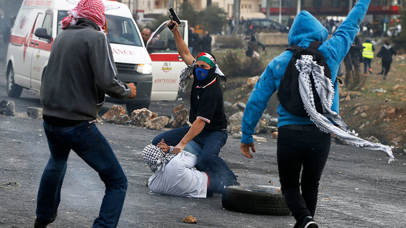 Des agents infiltrés israéliens dispersent une manifestation de Palestiniens à Ramallah (IMAGES)