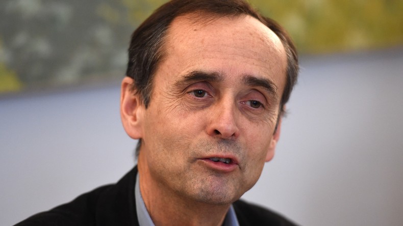 La justice rejette la requête d'associations féministes contres les affiches polémiques de Béziers