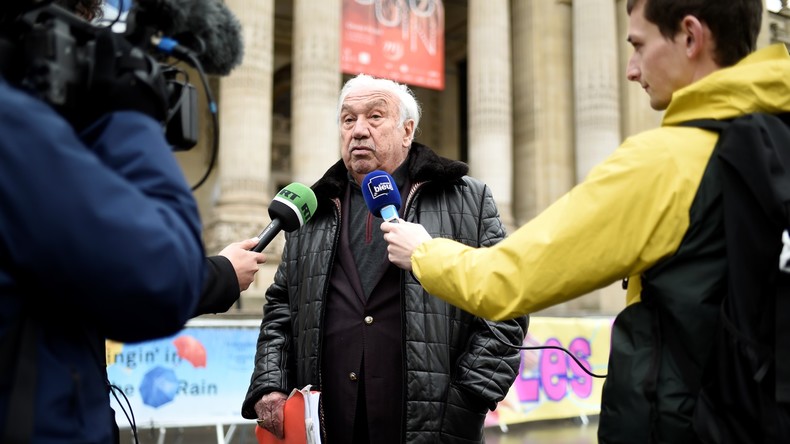 Manifestation des forains en colère après l'annulation des «Jours de Fêtes» à Paris (VIDEO)