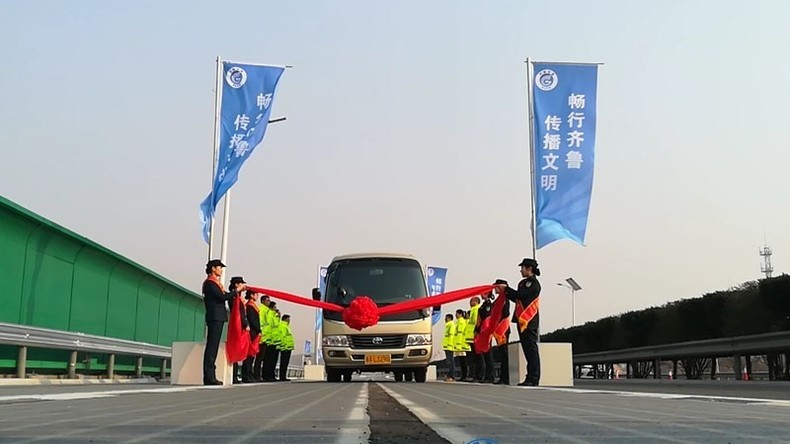 Energies renouvelables : la Chine teste sa première «autoroute solaire» (IMAGES)