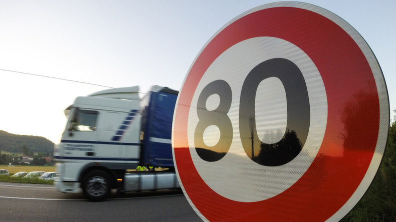 80km/h sur les routes : le gouvernement peine à calmer la colère des sénateurs et des automobilistes