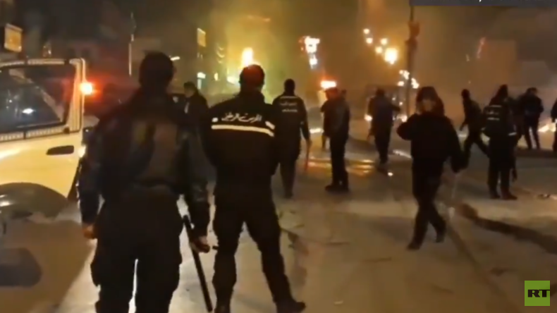 Tunisie : un mort dans des heurts en marge des protestations contre la hausse des prix (IMAGES)