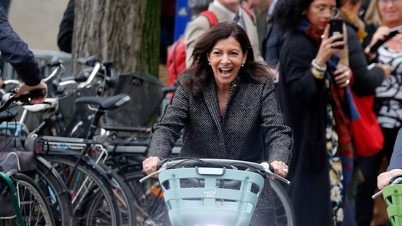 Anne Hidalgo «utilisatrice» furieuse : le nouveau Vélib' fonctionne mal