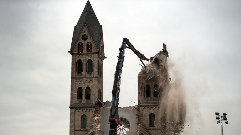 Allemagne : une église centenaire rasée pour laisser place à une mine de charbon (IMAGES)