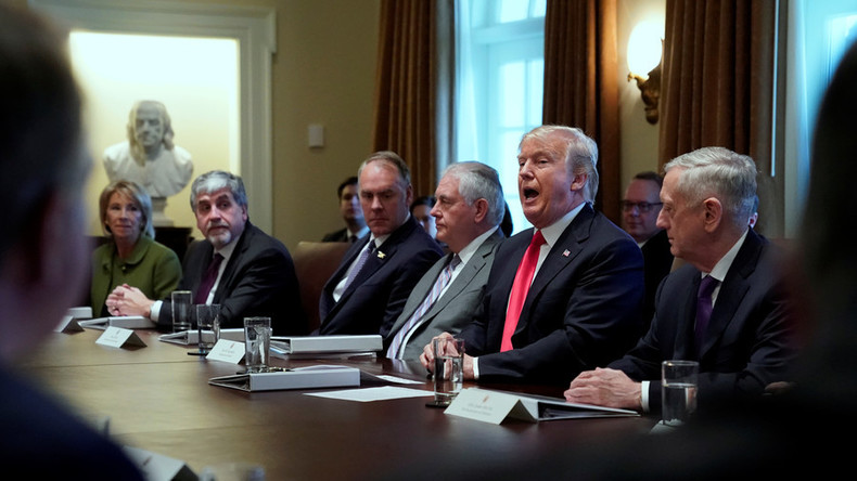 Iran : Donald Trump reste pour l'instant dans l'accord sur le nucléaire... mais lance un ultimatum