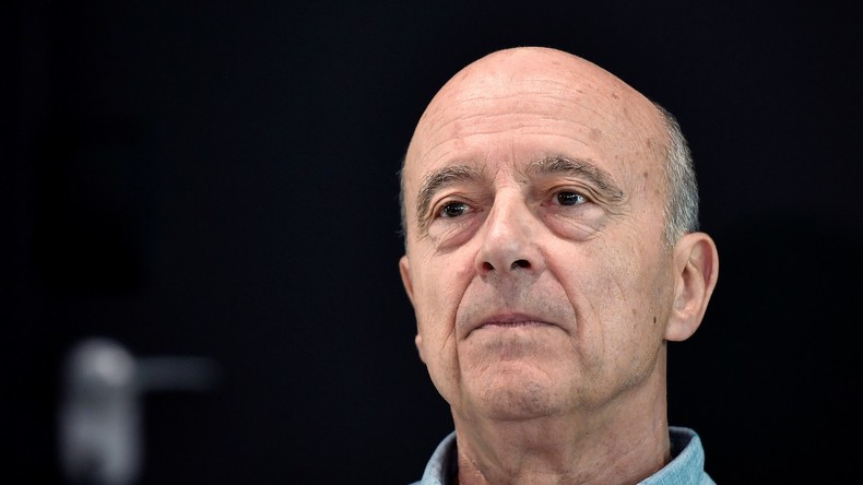 Alain Juppé annonce qu'il se met en retrait des Républicains et veut attendre les européennes