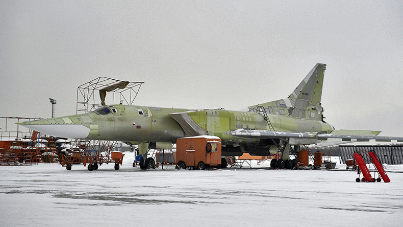 Poutine salue la nouvelle version du bombardier Tu-160, visant à renforcer la triade nucléaire russe