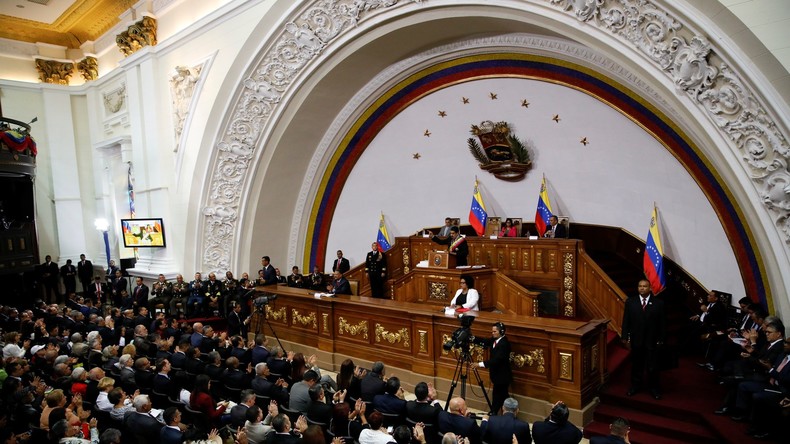 Sanctions : la France, une «copie fidèle du gouvernement suprémaciste des USA», selon le Venezuela