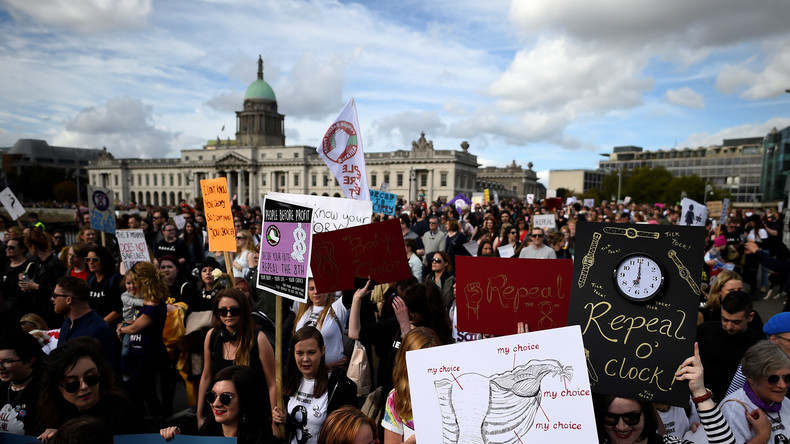 Le gouvernement irlandais va initier un référendum sur le droit à l’avortement