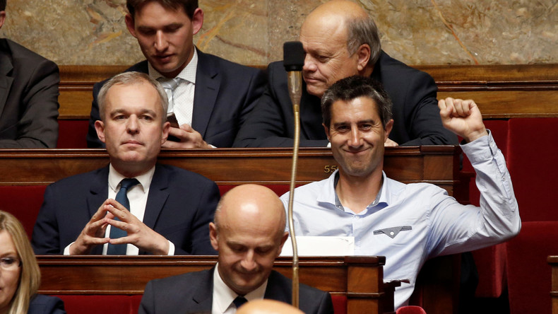 Ehpad : armé d'un chéquier, François Ruffin défie à nouveau le règlement de l'Assemblée (VIDEO)