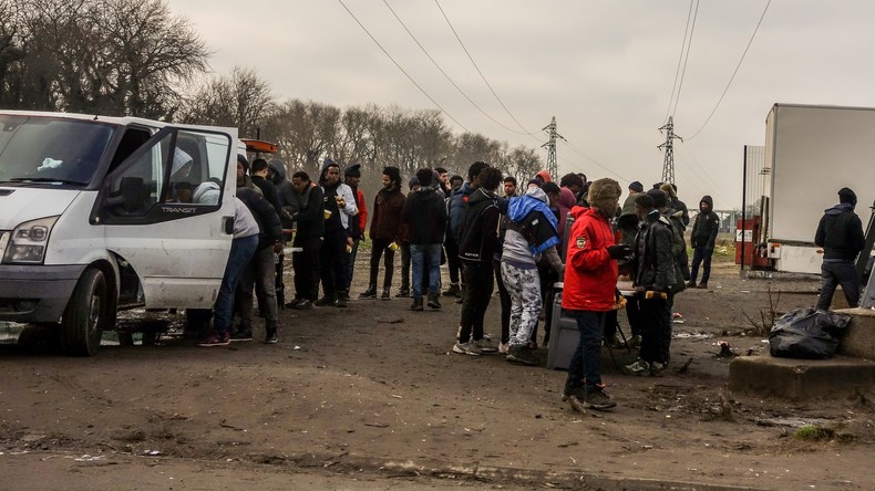 Calais : des rixes entre Afghans et Erythréens font 18 blessés, dont quatre entre la vie et la mort