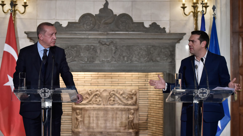 Un conseiller d'Erdogan menacerait de «casser les bras et les jambes» du Premier ministre grec