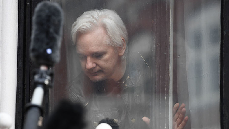 «C'est son choix de vivre à l'ambassade» : maintien du mandat d'arrêt britannique contre Assange