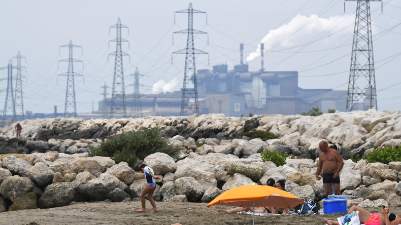 Maladies, cancers et denrées toxiques à Fos-sur-Mer : les habitants portent plainte contre X (VIDEO)
