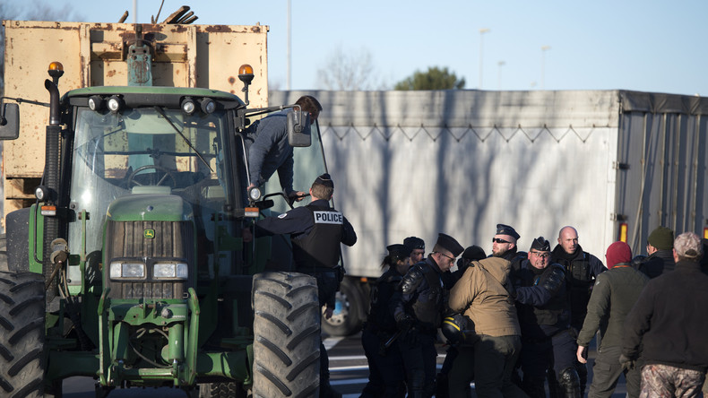 Agriculteurs reçus par Macron : «Coup de com'» ou manière de «passer la pommade», redoutent certains