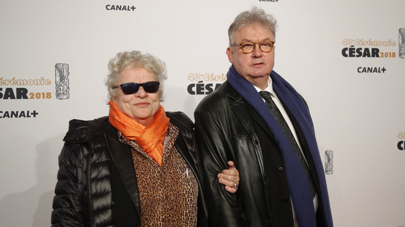 Le producteur Dominique Besnehard veut «gifler» Caroline de Haas et reçoit une volée de bois vert