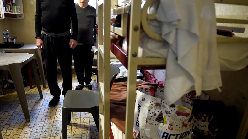 Pour Emmanuel Macron, la révolution des prisons est en marche