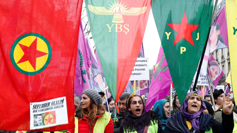 «Erdogan assassin !» : manifestation pro-kurde à Paris contre l'opération d'Ankara à Afrin (IMAGES)