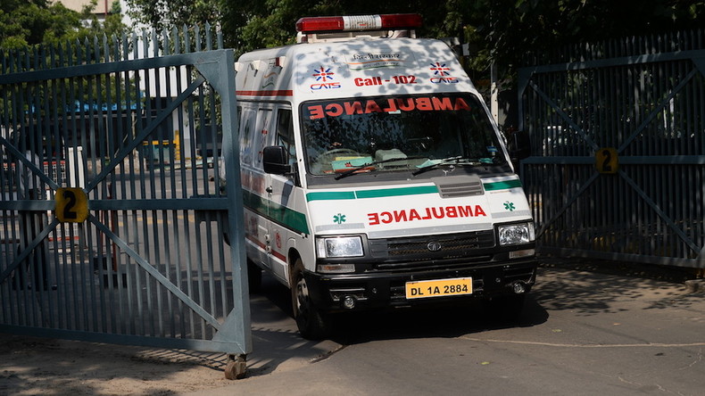 Inde : le personnel d'un hôpital donne à un patient sa jambe amputée comme oreiller