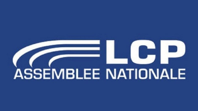 Vives protestations contre la nomination d'un macroniste à la tête de LCP