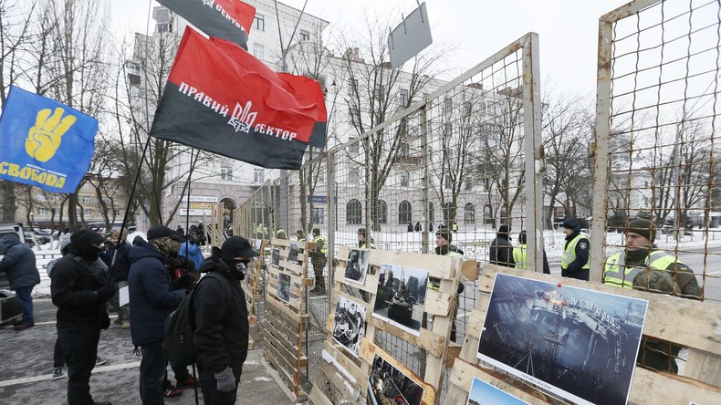 «Ingérence directe» : l'Ukraine empêche les Russes de voter à l'élection présidentielle (PHOTOS)