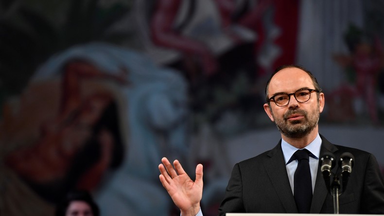 Racisme sur internet : s'inspirant du modèle allemand, Edouard Philippe veut modifier la loi