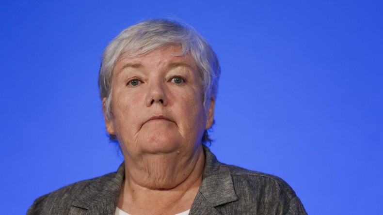 Embarras idéologique ou méconnaissance du sujet ? Une ministre botte en touche sur la PMA (VIDEO)