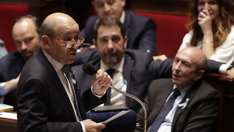 Loi sur les fausses nouvelles : Jean-Yves Le Drian cite nommément RT comme «organe de propagande»