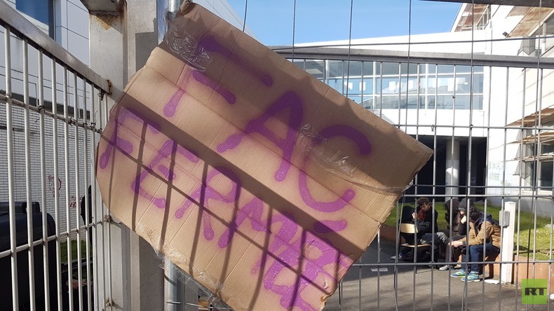 Une journée à Paris VIII : au cœur du blocage et de la protestation contre la loi Vidal (REPORTAGE)
