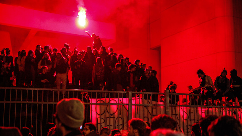 Evacuation musclée de la Sorbonne, Tolbiac résiste toujours (VIDEO)