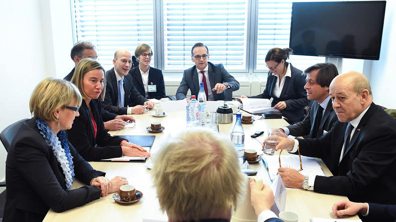 Deux jours après les frappes, les pays européens appellent au dialogue avec la Russie en Syrie