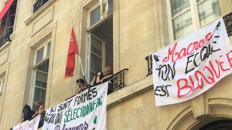 SciencesPo Paris occupé «contre la dictature macronienne»
