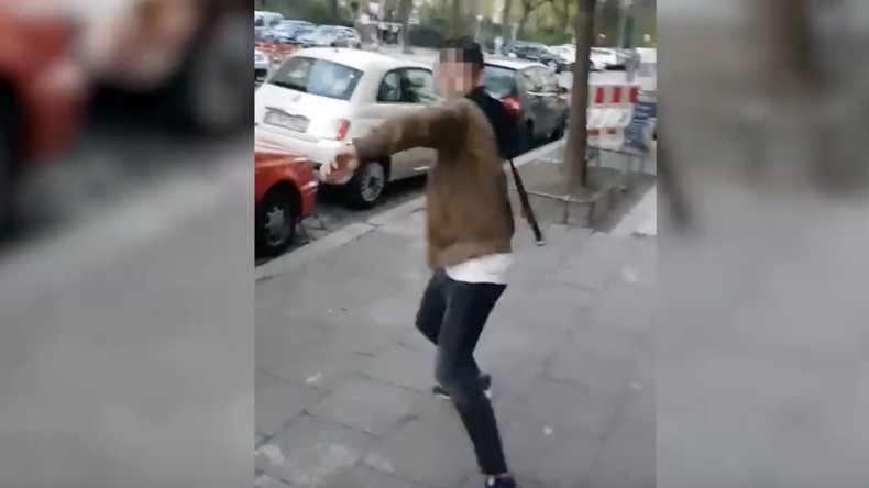 «Juif ! Juif !» : deux passants attaqués à coups de ceinture en pleine rue à Berlin (VIDEO)
