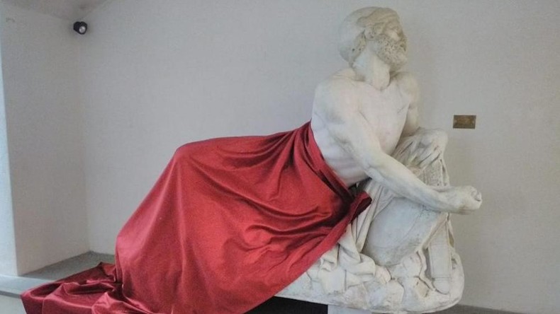 «Multiculturalisme raté»: une statue nue drapée pour un congrès musulman crée la polémique en Italie