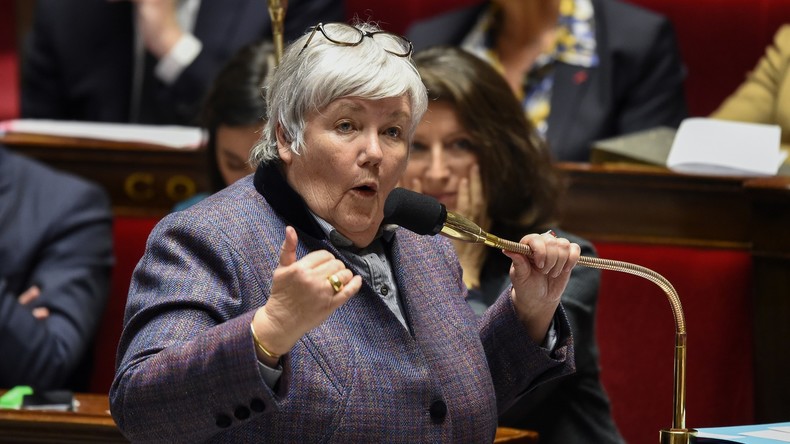 La ministre Gourault aux députés : «Qu'est-ce que c'est que d'obliger un ministre à répondre ?»
