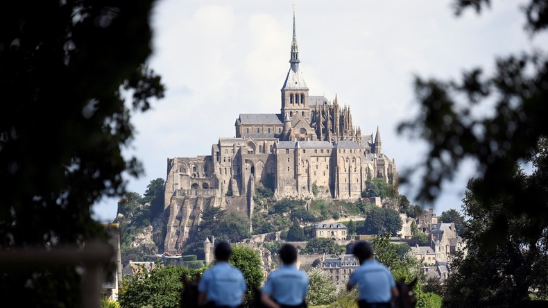 Mont-Saint-Michel : un individu suspect recherché par la police