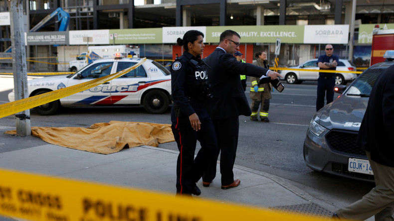 Dix morts après qu'une camionnette a foncé dans la foule à Toronto : ce que l'on sait