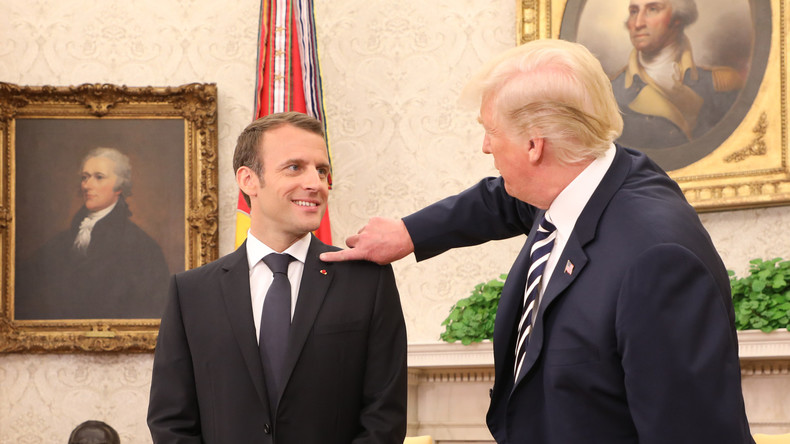 Une humiliation ? Macron revient sur la scène des «pellicules» avec Trump (VIDEO)