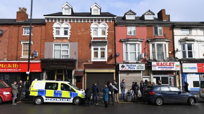Un véhicule fonce sur des piétons à Birmingham devant une mosquée