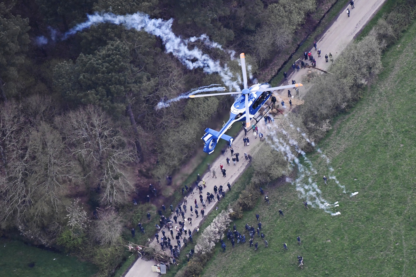 Violences, affrontements : le bilan des opérations d'expulsions de la ZAD de NDDL (PHOTOS, VIDEOS)