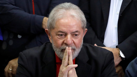 Lula au tribunal de Sao Paulo après sa condamnation en juillet 2017, illustration