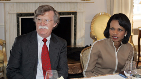 John Bolton, alors ambassadeur des Etats-Unis à l'ONU, au côté de la secrétaire d'Etat Condoleezza Rice en juillet 2006, photo ©Reuters