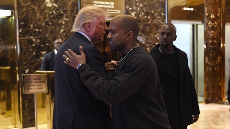 La rappeur Kanye West soutient son «frère» Donald Trump sous l'œil circonspect de la presse
